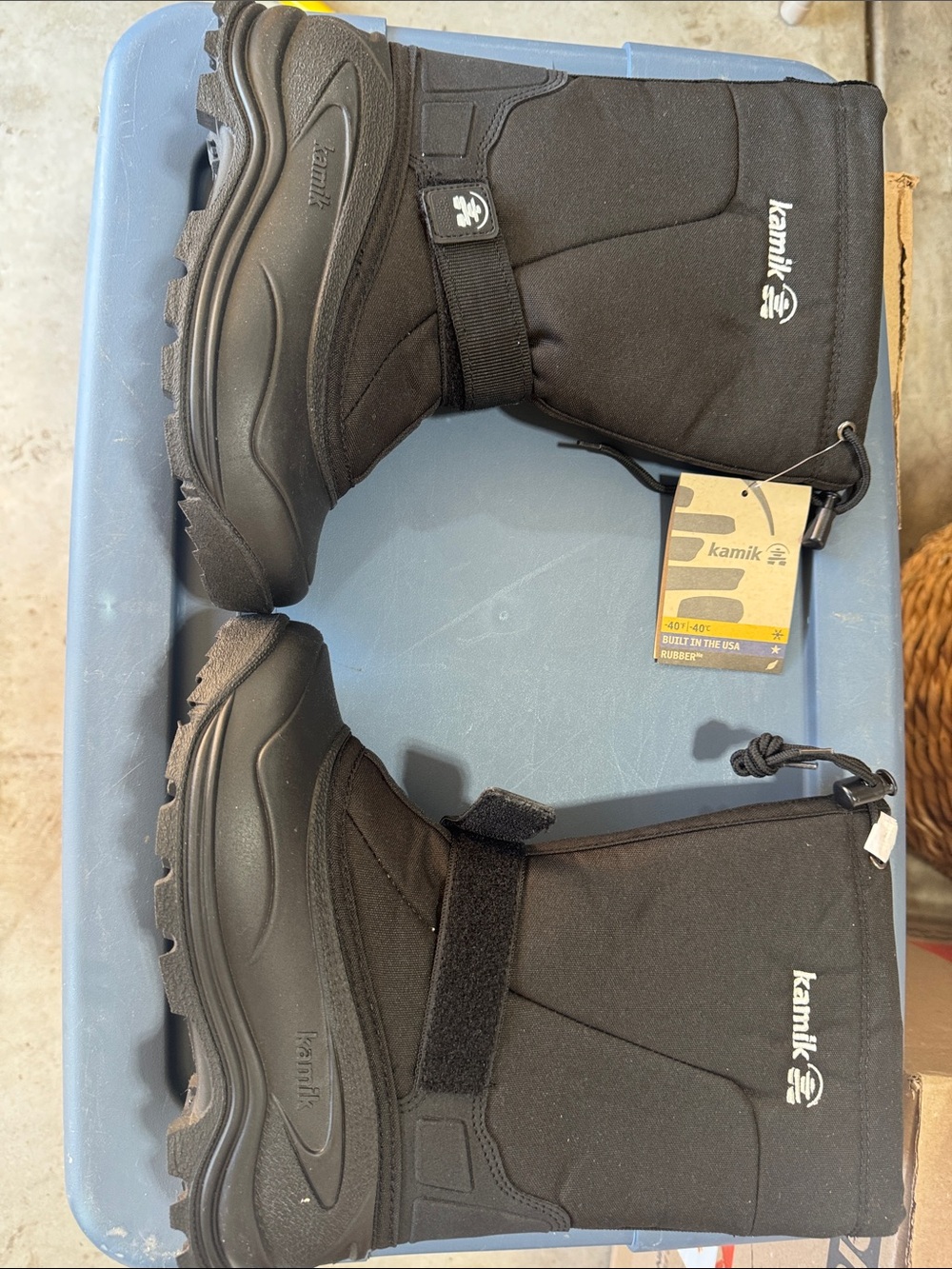 Kamik Men's Black Insulated Snow Boots with Drawcord
